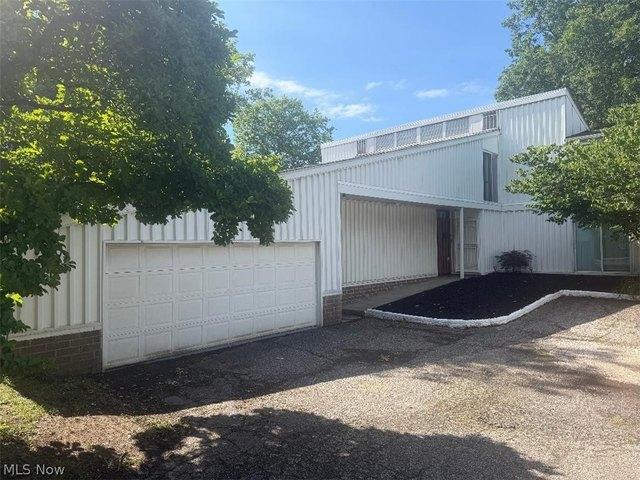 Condo for sale in Shaker Heights, Ohio