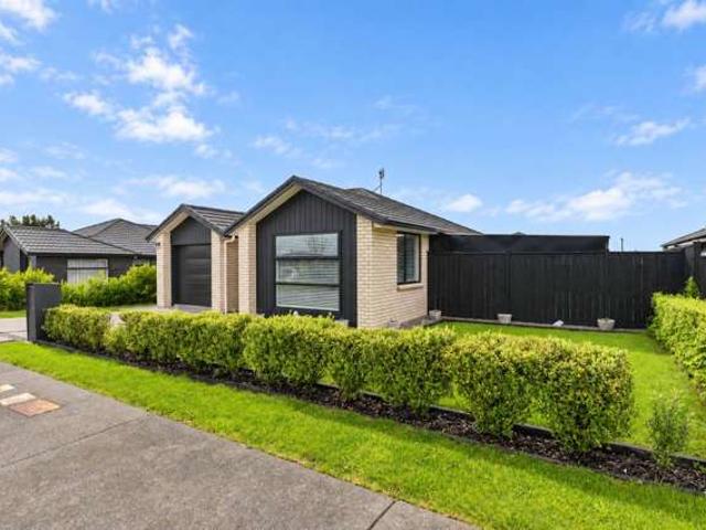 House for sale in Paerātā, Franklin