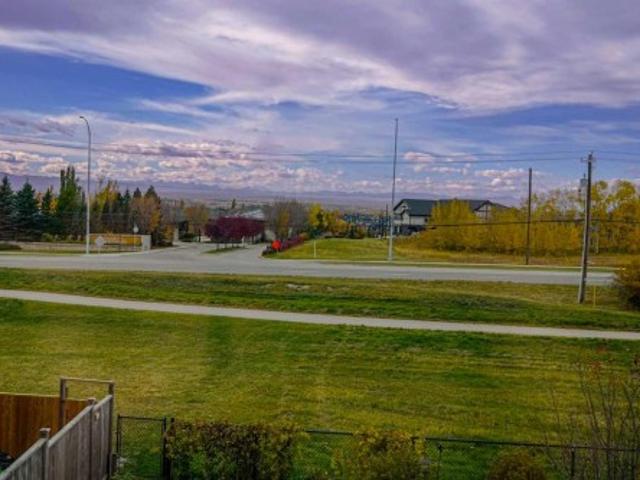 House for sale in Tuscany, Calgary