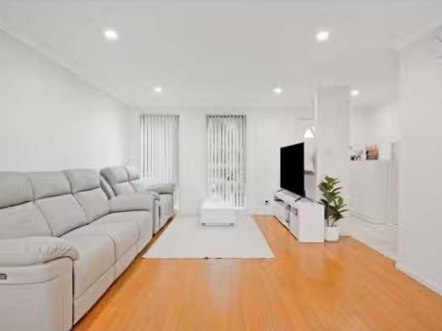 House for rent in Glenwood, Sydney
