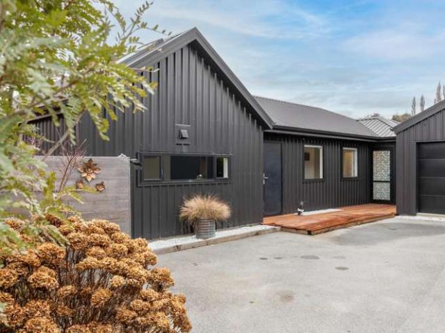 House for sale in Otakou