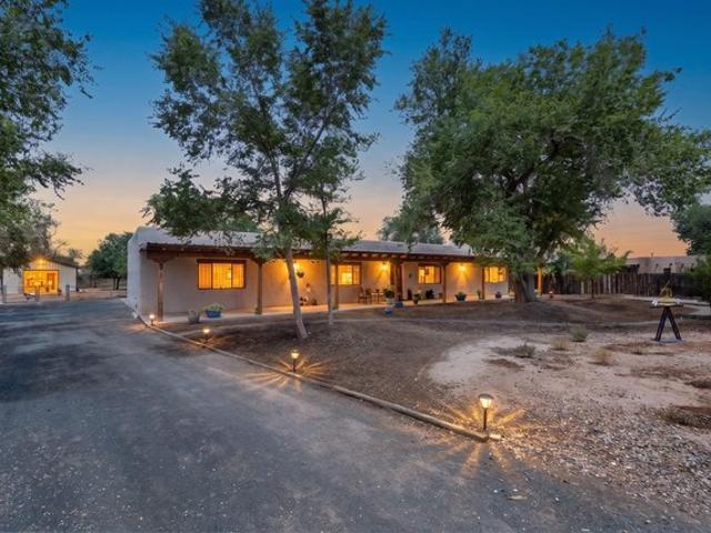House for sale in Los Lunas, New Mexico