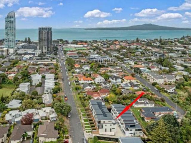 Townhouse for rent in Takapuna