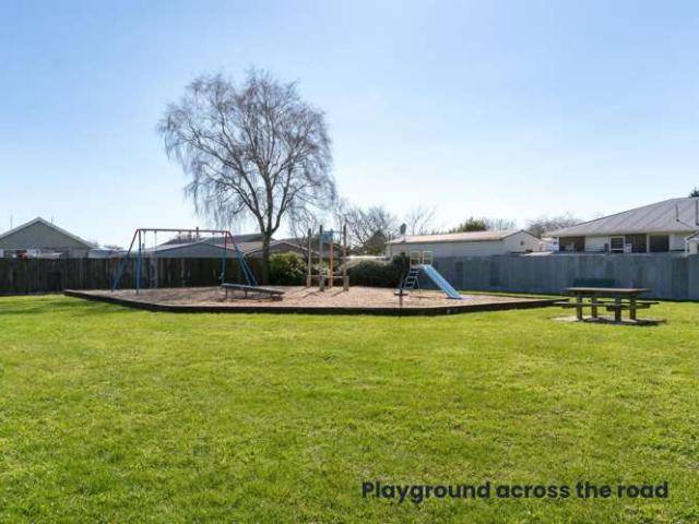 House for sale in Chaslands, Canterbury