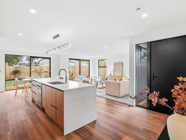 House for sale in Chaslands, Canterbury