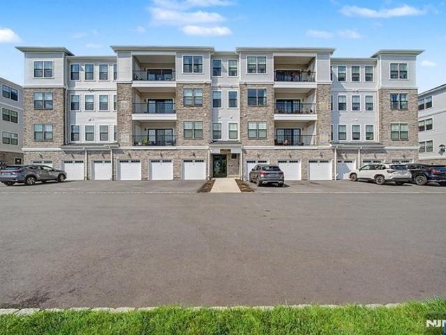 Condo for sale in Morris Plains, New Jersey