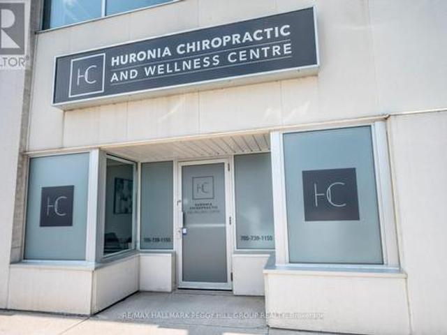 Commercial for rent in Barrie, Ontario