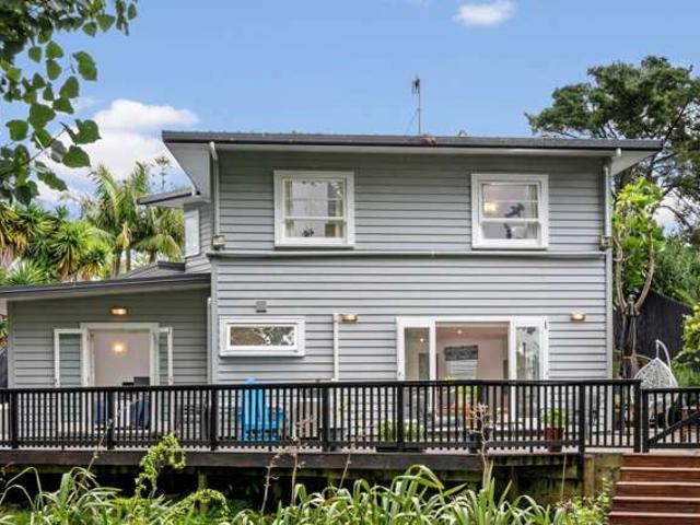 House for sale in Beachlands