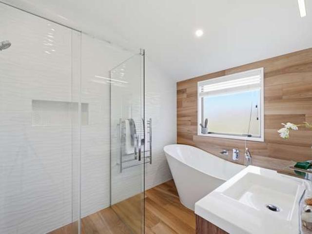 House for sale in Bayswater