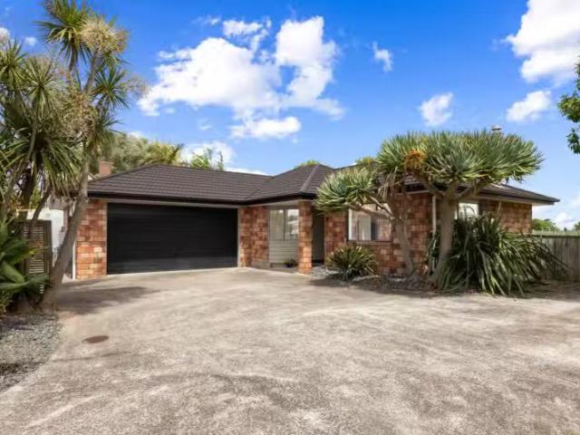 House for sale in Awhitu