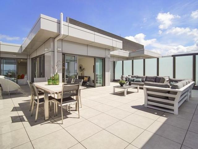 Apartment for rent in Te Tōangaroa, Auckland