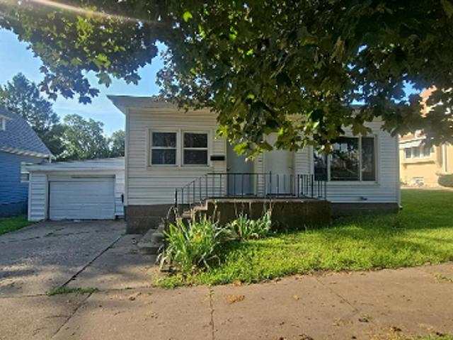 House for sale in Clinton, Iowa