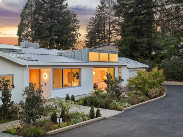 House for sale in Oakland, Alameda County