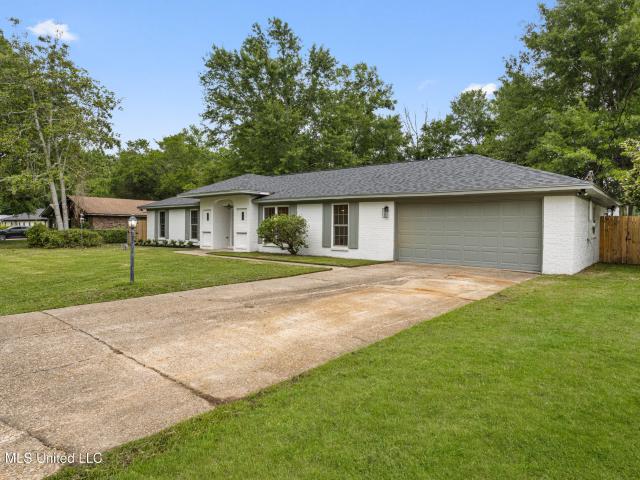 House for sale in Ocean Springs, Mississippi