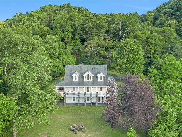 House for sale in Lansing, North Carolina