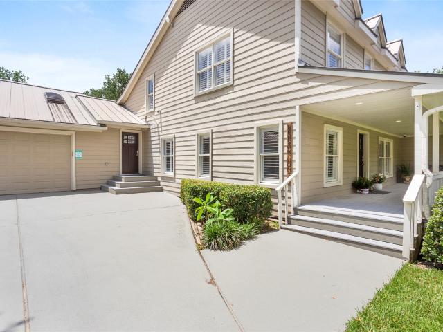 House for sale in Dickinson