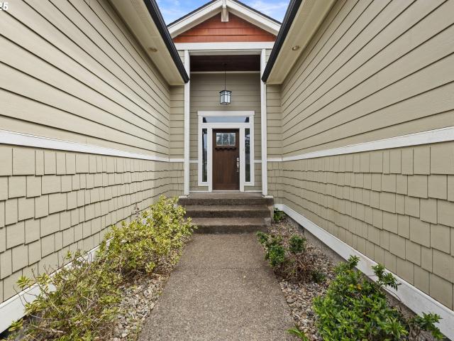 House for sale in Coos Bay