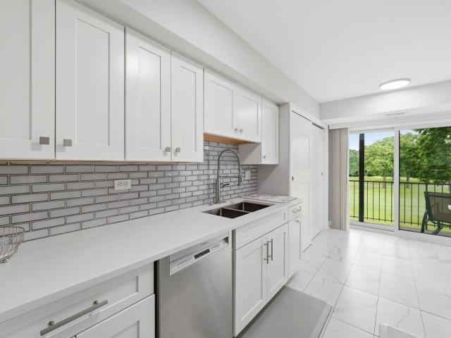 Condo for sale in Mount Prospect, Illinois