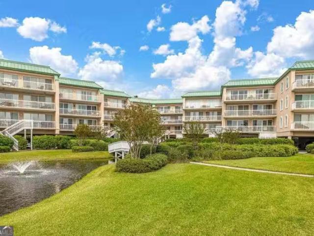 Condo for sale in Brunswick Condo for sale in Brunswick