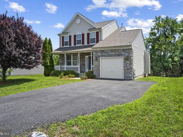 House for sale in Falling Waters, West Virginia