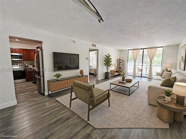 Condo for sale in Pembroke Pines, Florida