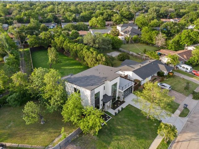 House for sale in Farmers Branch, Texas