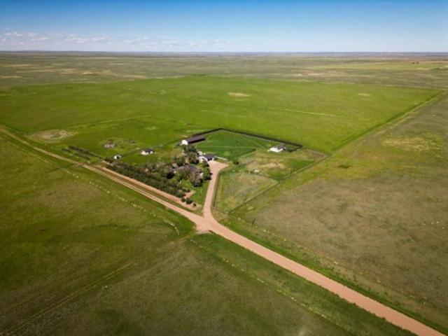 House for sale in Redcliff, Alberta