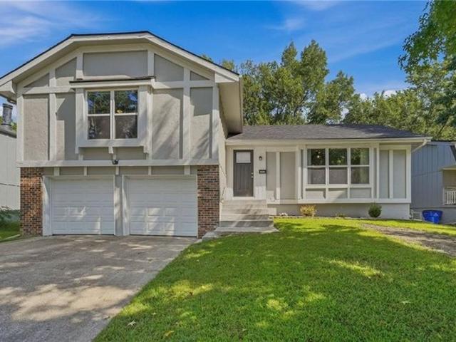 House for sale in River Oaks, Grandview