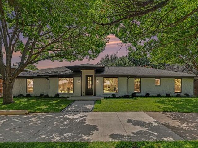 House for sale in Farmers Branch, Texas