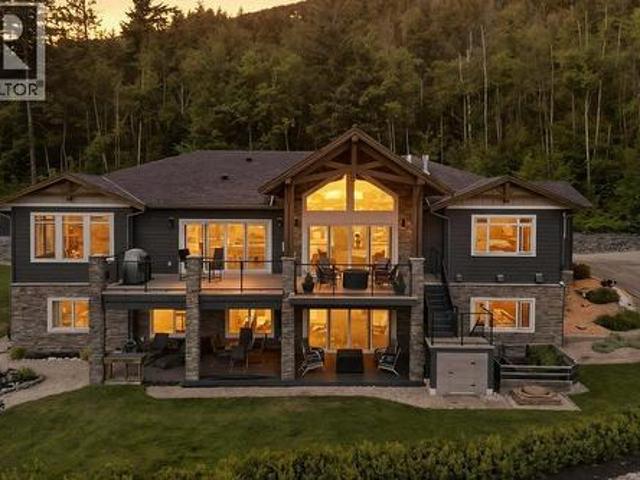 House for sale in Salmon Arm, British Columbia