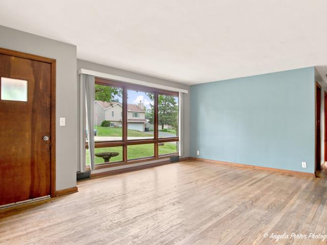 House for sale in Mchenry, Illinois