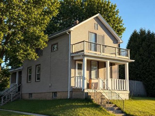 House for sale in Manitowoc, Manitowoc County