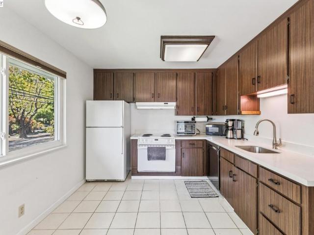 Condo for sale in Alameda, California