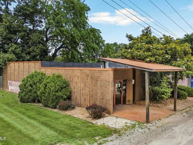 House for sale in Linn, Missouri