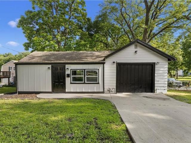 House for sale in Gladstone, Missouri