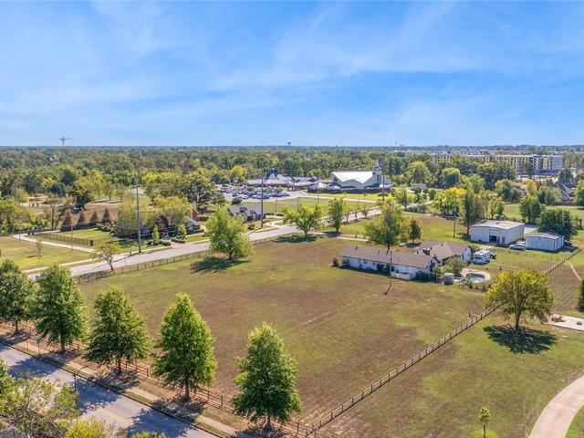 House for sale in Bentonville, Benton County