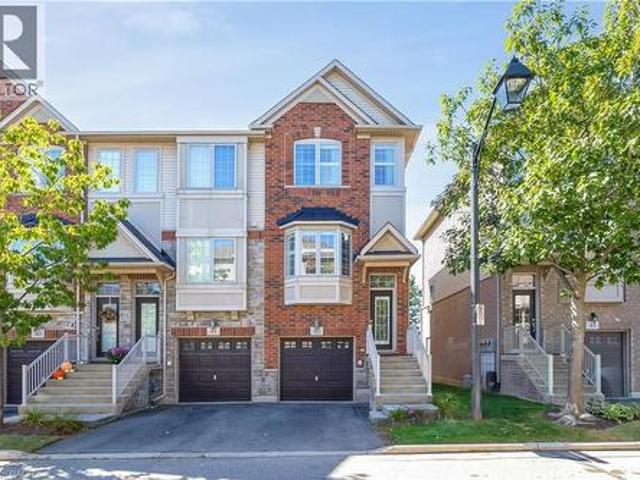 Townhouse for sale in Burlington, Golden Horseshoe