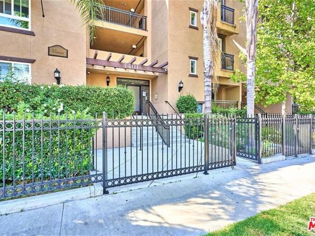 Condo for sale in Canoga Park, California