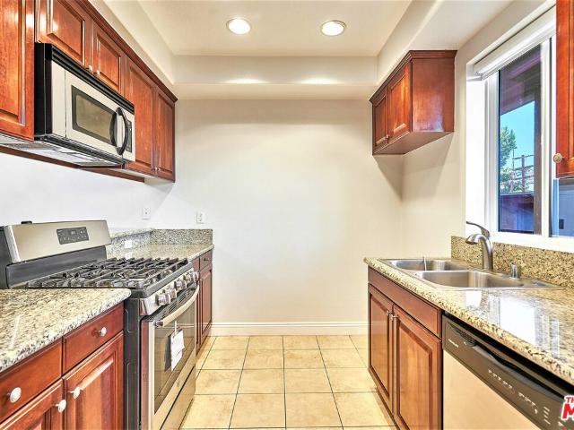 Condo for sale in Canoga Park, California