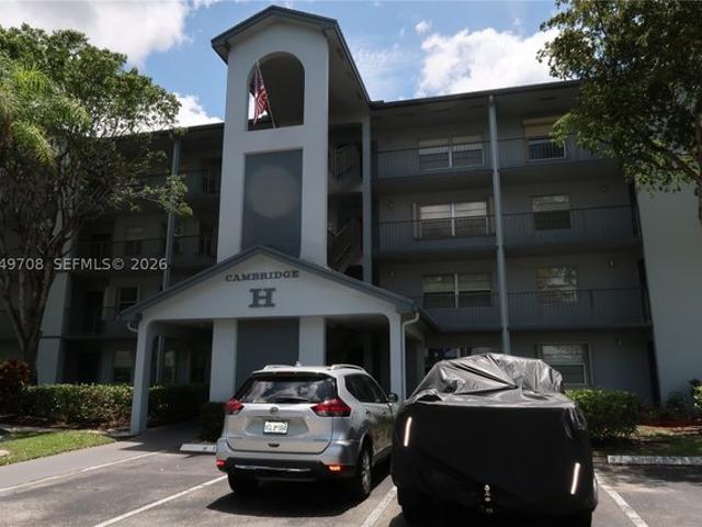 Condo for sale in Pembroke Pines, Florida