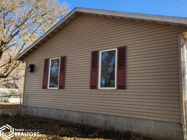 House for sale in Kanawha, Iowa