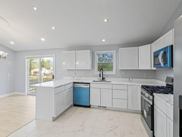House for sale in Crown Point, Lake County