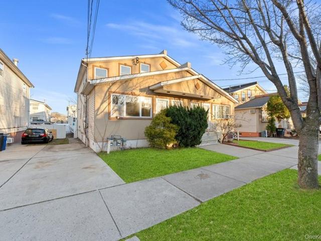 House for sale in Queens, Arverne