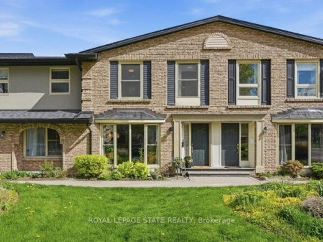 Townhouse for sale in Burlington, Ontario