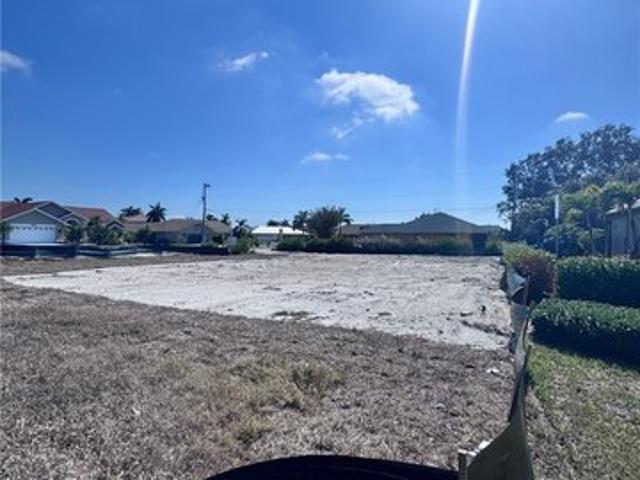Land for sale in Cape Coral, Florida
