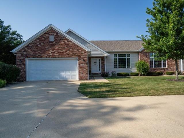 Condo for sale in Mahomet, Illinois