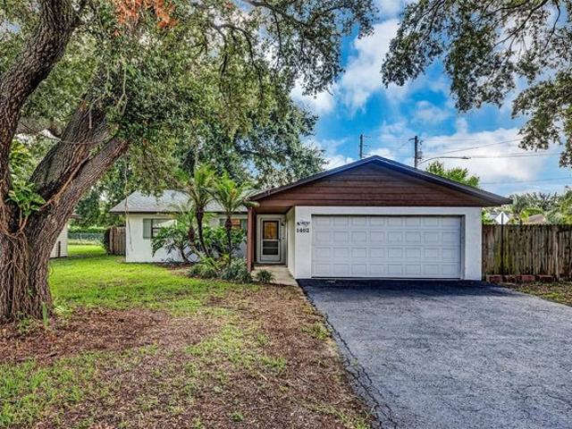 House for sale in Tavares, Florida