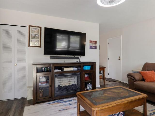 House for sale in Holliday Knolls, Bloomington