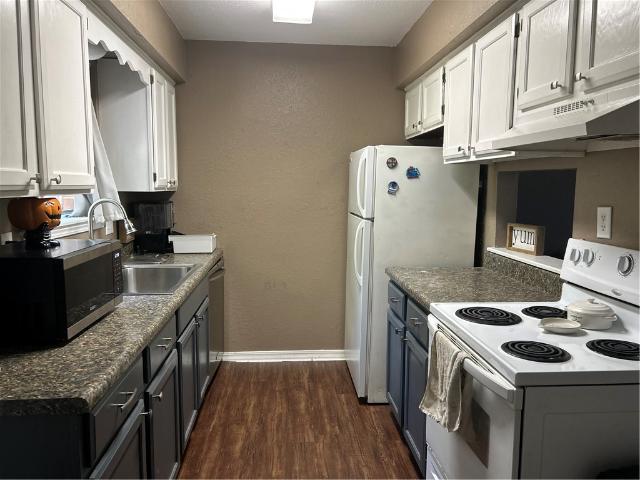 Townhouse for sale in Russellville, Pope County