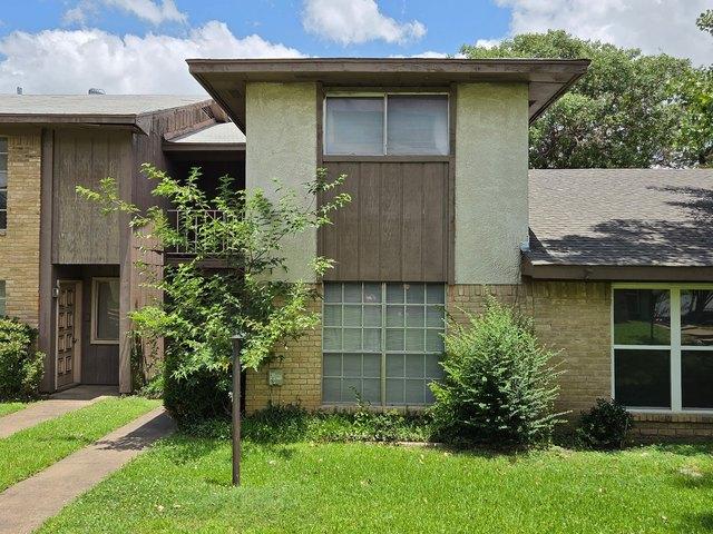 Townhouse for sale in Grand Prairie, Texas